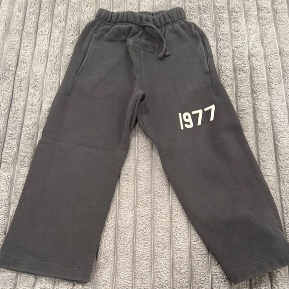 Kids Essentials Fear of God Sweatpants - Picture 1 of 5